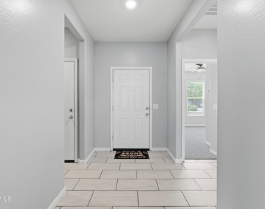 1692 W Aztec Drive - Photo Thumbnail 24