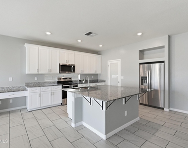 1692 W Aztec Drive - Photo Thumbnail 26