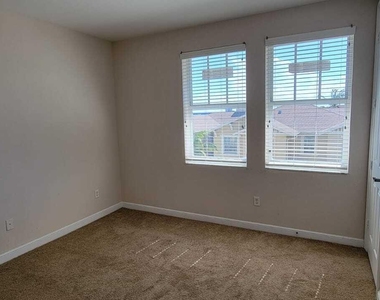 870 Marina Del Ray Lane - Photo Thumbnail 7