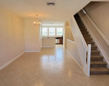 870 Marina Del Ray Lane - Photo Thumbnail 5