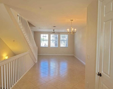 870 Marina Del Ray Lane - Photo Thumbnail 4