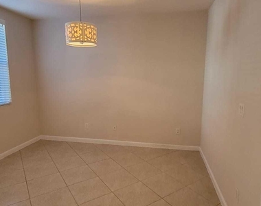 870 Marina Del Ray Lane - Photo Thumbnail 10