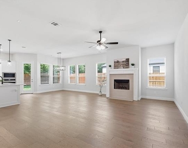 4017 Alpine Street - Photo Thumbnail 2