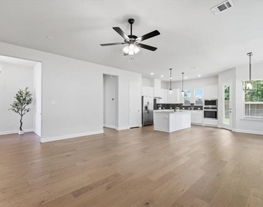 4017 Alpine Street - Photo Thumbnail 3