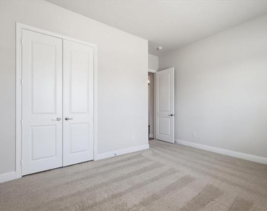 4017 Alpine Street - Photo Thumbnail 16