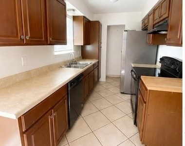 216 Woodgrove Street - Photo Thumbnail 2