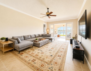 15 Harbour Isle Drive W - Photo Thumbnail 2