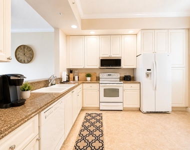 15 Harbour Isle Drive W - Photo Thumbnail 1