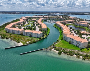 15 Harbour Isle Drive W - Photo Thumbnail 10