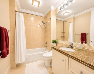 15 Harbour Isle Drive W - Photo Thumbnail 7
