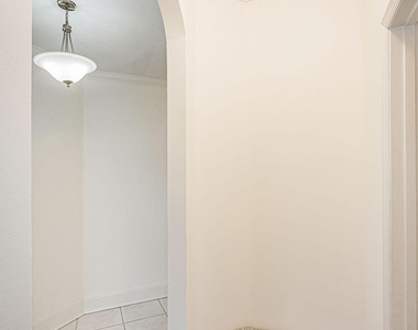 10704 Oak Bend Way - Photo Thumbnail 26