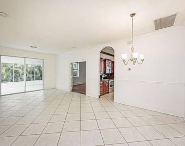 10704 Oak Bend Way - Photo Thumbnail 9