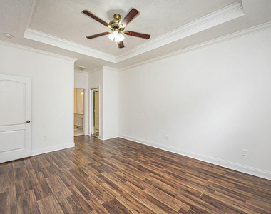 10704 Oak Bend Way - Photo Thumbnail 20