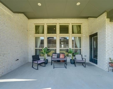 727 Stearman Lane - Photo Thumbnail 31