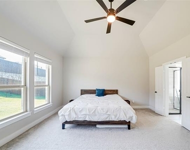 727 Stearman Lane - Photo Thumbnail 15