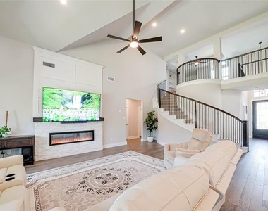 727 Stearman Lane - Photo Thumbnail 11