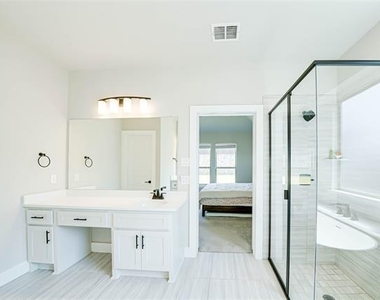 727 Stearman Lane - Photo Thumbnail 17