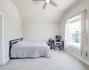 727 Stearman Lane - Photo Thumbnail 20