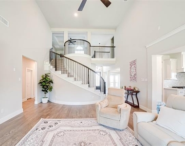 727 Stearman Lane - Photo Thumbnail 14