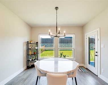 727 Stearman Lane - Photo Thumbnail 10