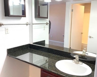 5995 N 78th Street - Photo Thumbnail 10