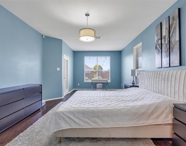 200 Shadybrook Drive - Photo Thumbnail 19