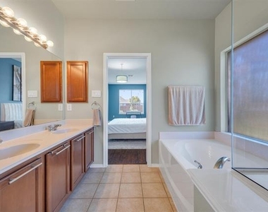 200 Shadybrook Drive - Photo Thumbnail 27