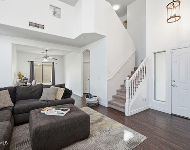 2033 N 107th Drive - Photo Thumbnail 3