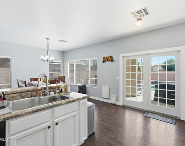 2033 N 107th Drive - Photo Thumbnail 10