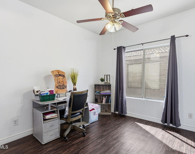2033 N 107th Drive - Photo Thumbnail 13