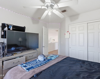 2033 N 107th Drive - Photo Thumbnail 17