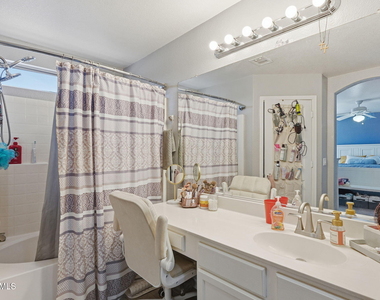 2033 N 107th Drive - Photo Thumbnail 24