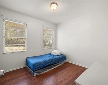 1704 Joyce Street - Photo Thumbnail 14