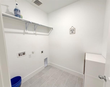4513 Expedition Drive - Photo Thumbnail 28