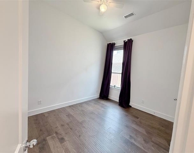 4513 Expedition Drive - Photo Thumbnail 25