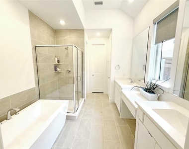 4513 Expedition Drive - Photo Thumbnail 17