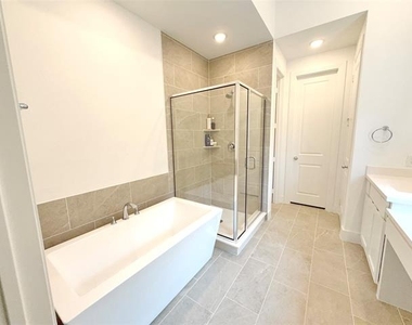 4513 Expedition Drive - Photo Thumbnail 19