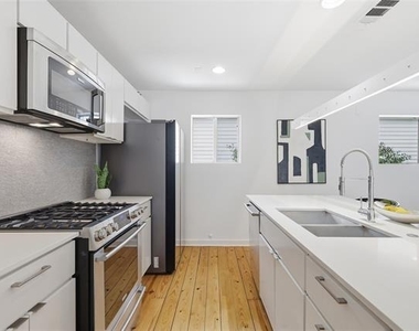 4214 Swiss Avenue - Photo Thumbnail 9