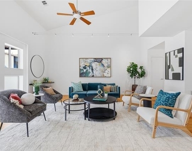 4214 Swiss Avenue - Photo Thumbnail 2