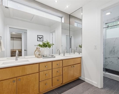 4214 Swiss Avenue - Photo Thumbnail 13
