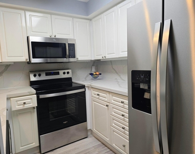 1301 River Reach Drive - Photo Thumbnail 6