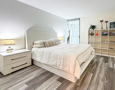1301 River Reach Drive - Photo Thumbnail 18