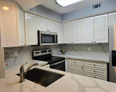 1301 River Reach Drive - Photo Thumbnail 5