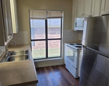 1014 Harbor Lakes Drive - Photo Thumbnail 2