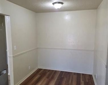 1014 Harbor Lakes Drive - Photo Thumbnail 3