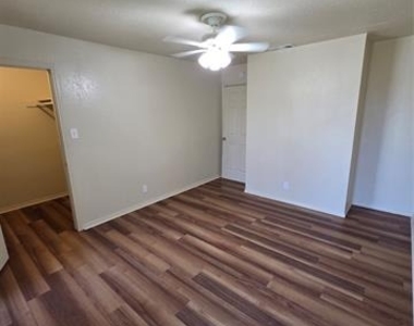 1014 Harbor Lakes Drive - Photo Thumbnail 11
