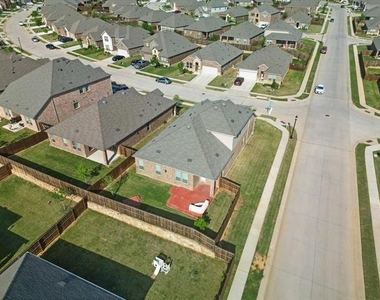 11112 Summer Rain Boulevard - Photo Thumbnail 37