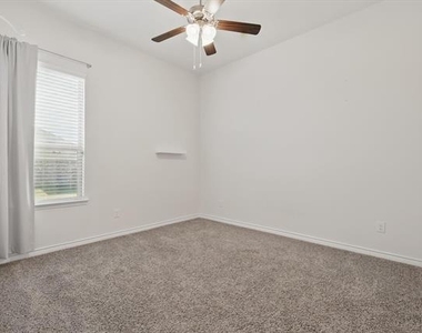 11112 Summer Rain Boulevard - Photo Thumbnail 31