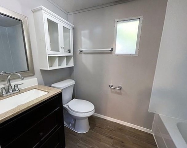 434 Sherman Drive - Photo Thumbnail 6
