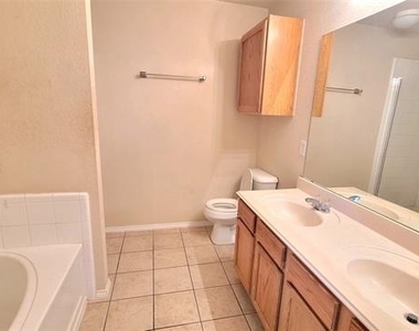2717 Morningside Drive - Photo Thumbnail 13